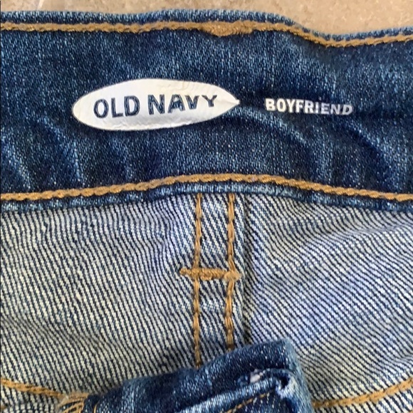 Like New OLD NAVY Boyfriend Jean shorts - Picture 2 of 6